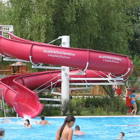 Appartement Hajdúböszörményi Termálkemping és *
