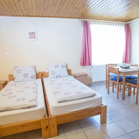 Hajduboeszoermenyi Termalkemping Es Apartament Hajduboszormeny